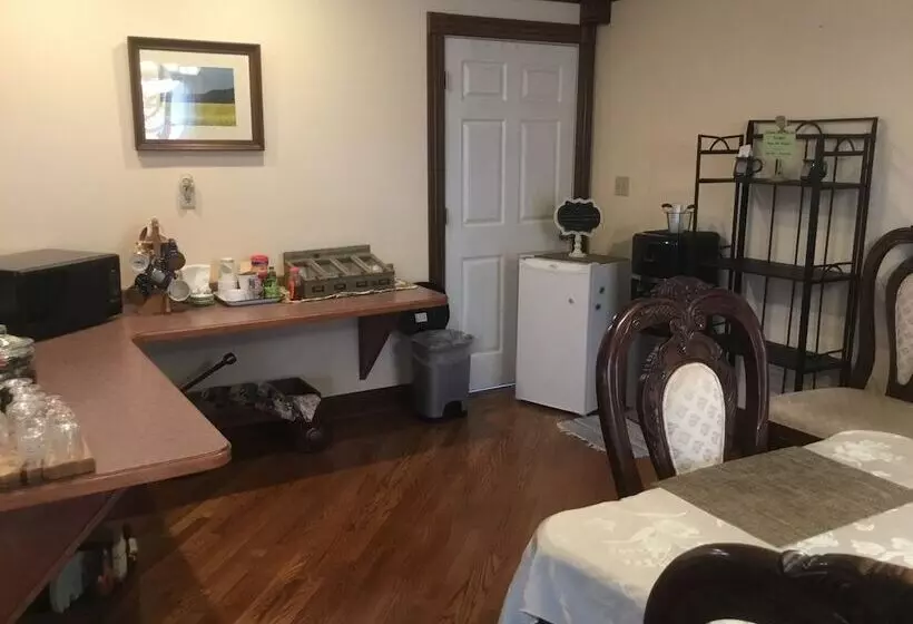 Serenity Hill Bed And Breakfast