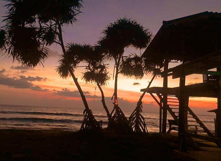 渡假胜地  New Amadeo Beach