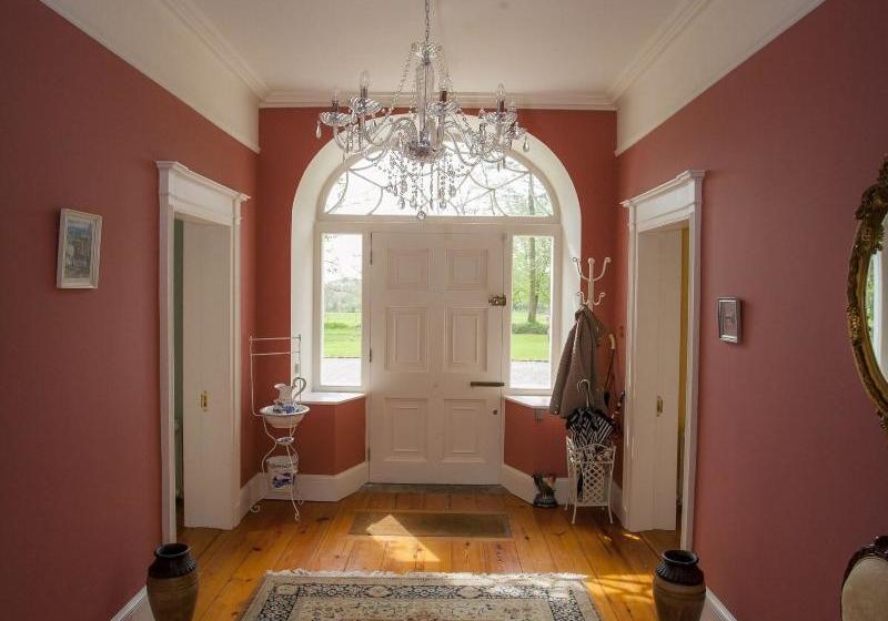 مبيت وإفطار Clonganny House