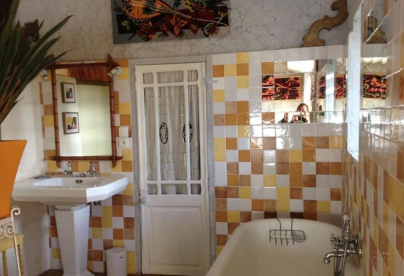 مبيت وإفطار Domaine De Rennebourg