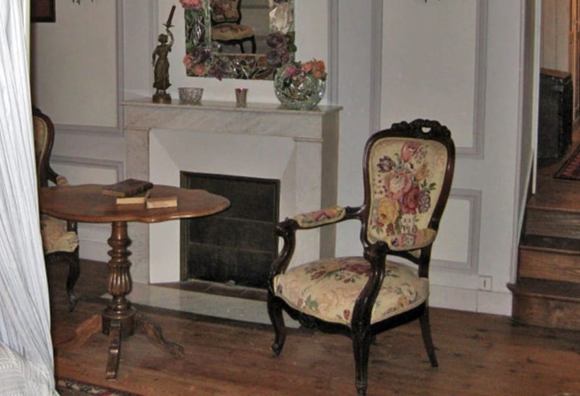 مبيت وإفطار Domaine De Rennebourg