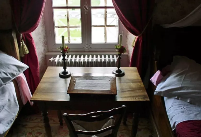 Aamiaismajoitus (B&B) Domaine De Rennebourg