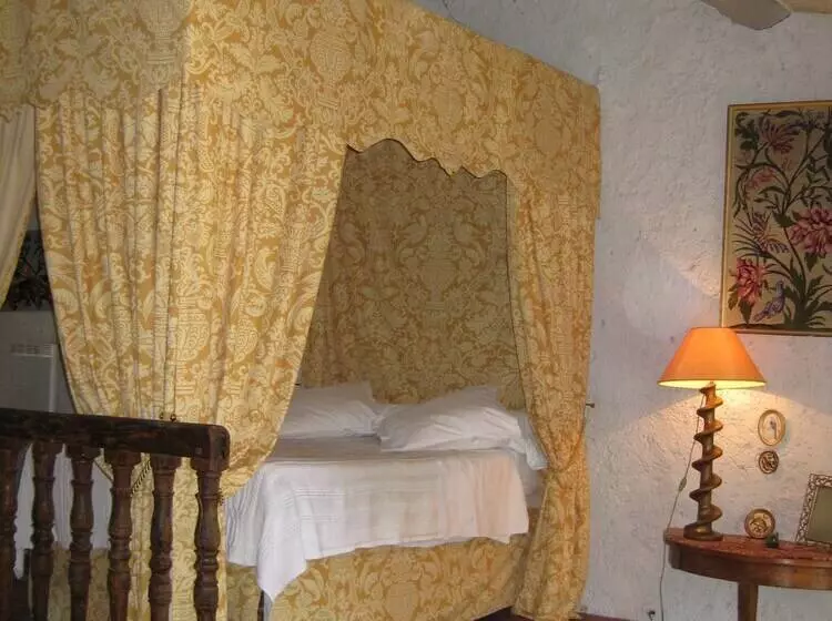 Aamiaismajoitus (B&B) Domaine De Rennebourg