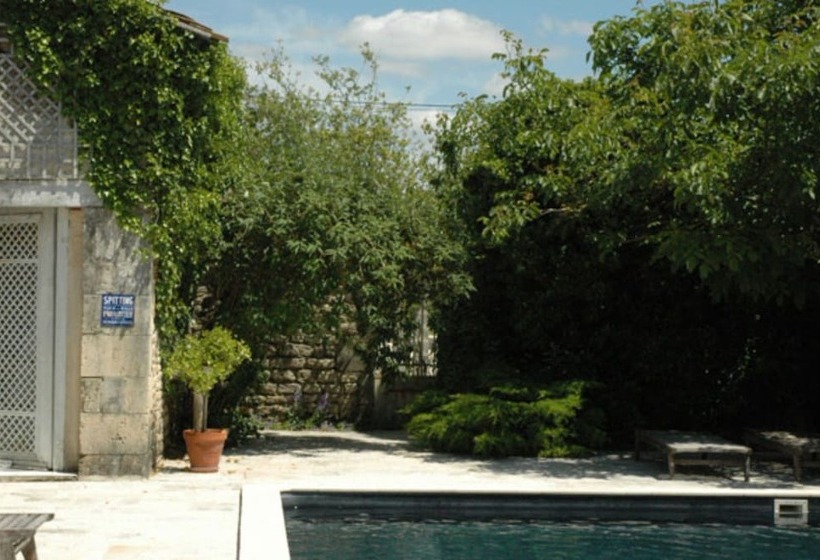 مبيت وإفطار Domaine De Rennebourg