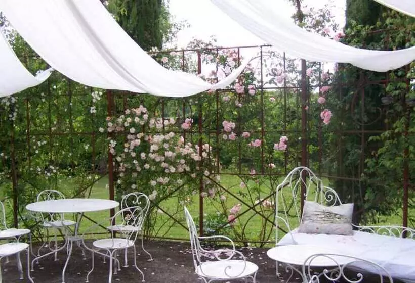 Aamiaismajoitus (B&B) Domaine De Rennebourg