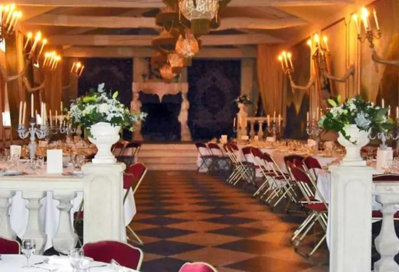 Aamiaismajoitus (B&B) Domaine De Rennebourg