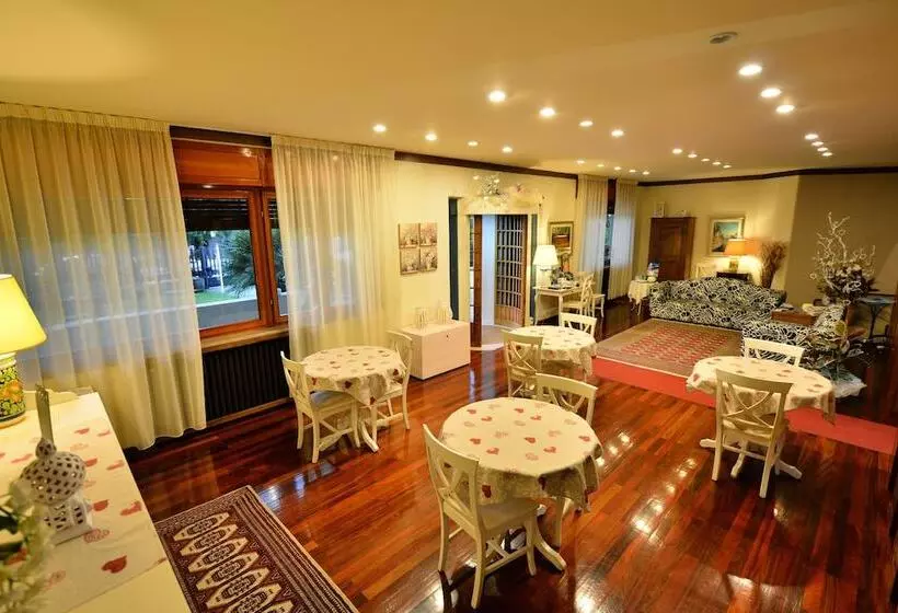 Aamiaismajoitus (B&B) Villa Bianca