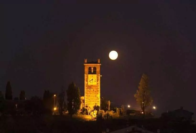 Aamiaismajoitus (B&B) Villa Bianca