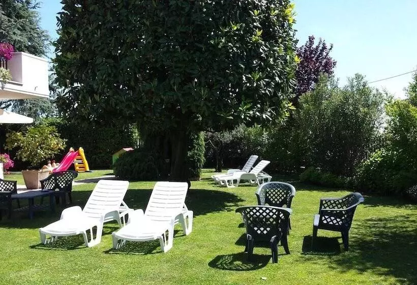 Aamiaismajoitus (B&B) Villa Bianca