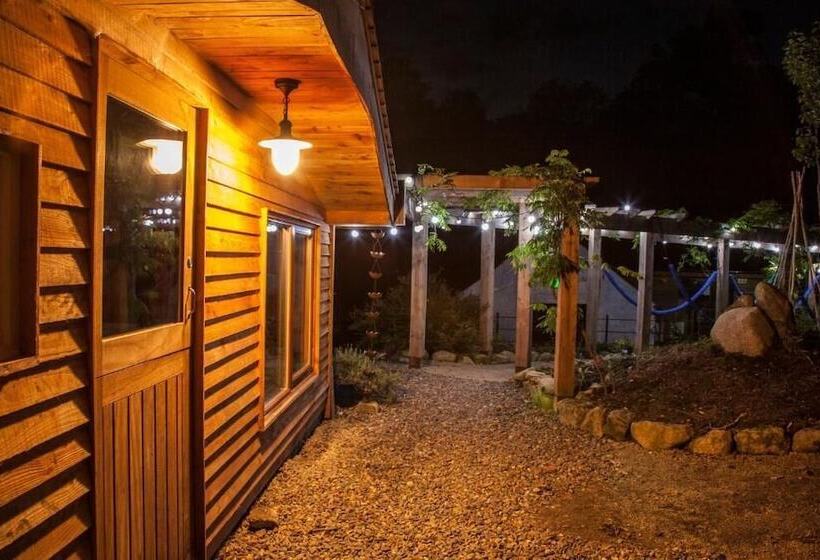 酒店 The Elbowroom Escape