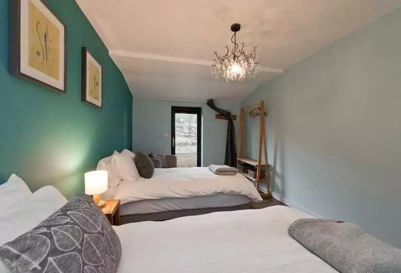 Hotelli The Elbowroom Escape