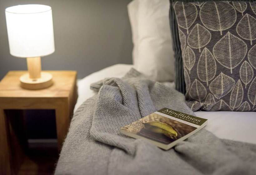 酒店 The Elbowroom Escape