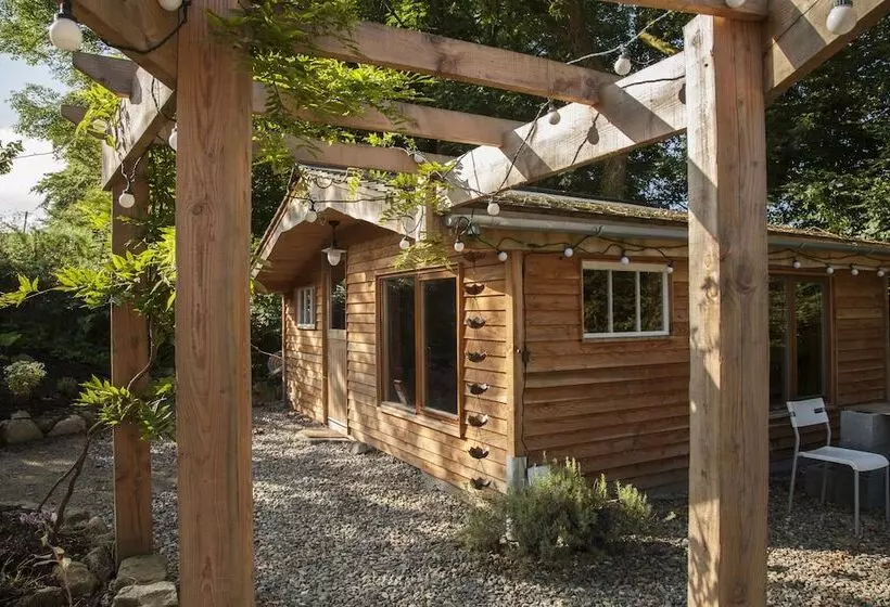 Hotelli The Elbowroom Escape