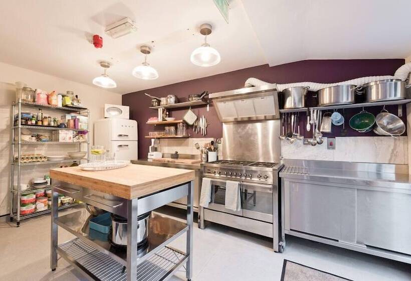 酒店 The Elbowroom Escape