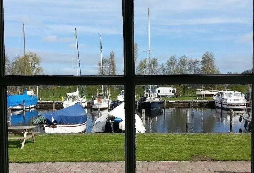 リゾートホテル Recreatiebedrijf De Koevoet