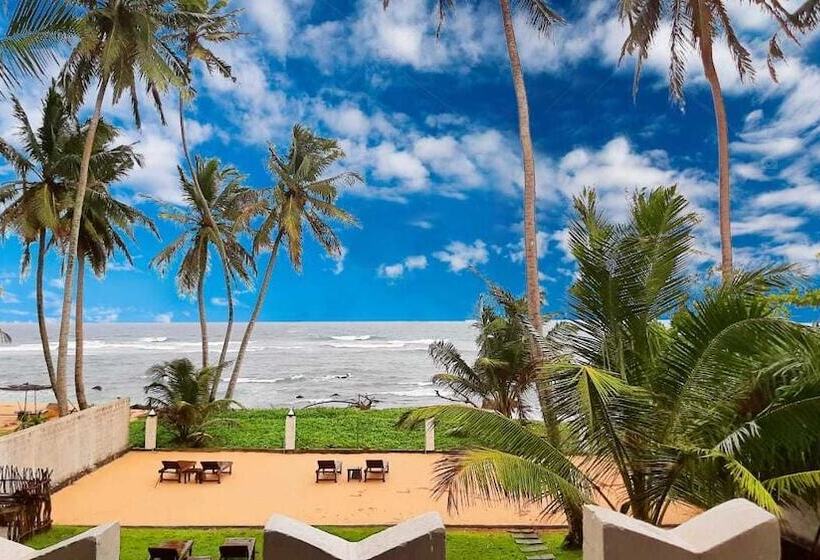 ホテル Akurala Beach Boutique Resort