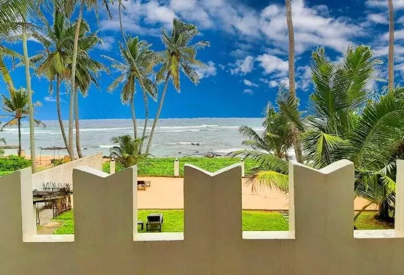 Hotelli Akurala Beach Boutique Resort