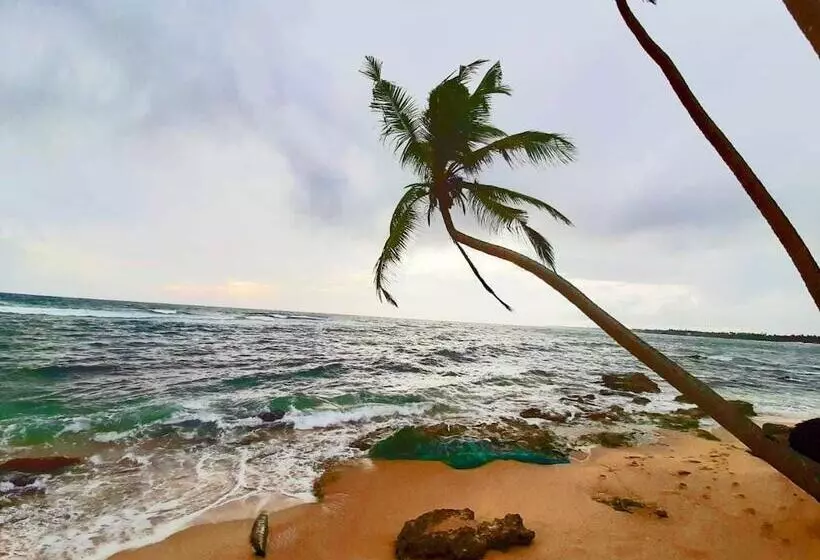 Hotelli Akurala Beach Boutique Resort