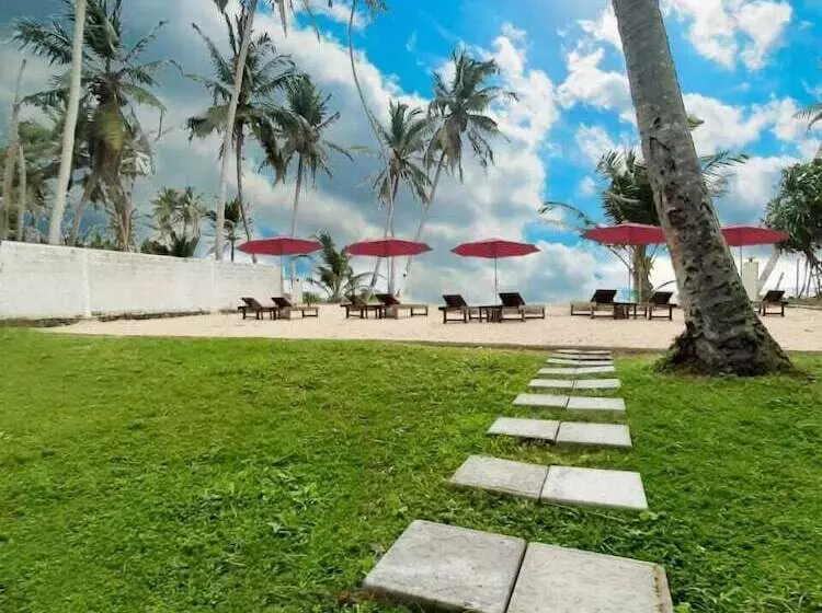 Hotelli Akurala Beach Boutique Resort