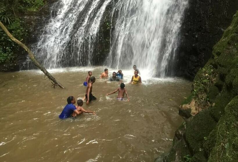 酒店 Mountain Paradise Lodge