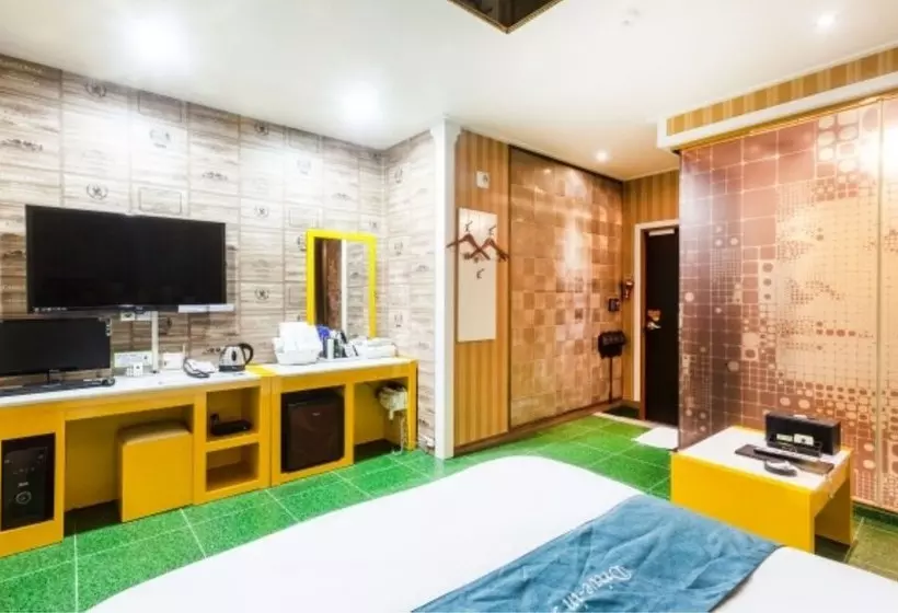 ホテル Sky Opening Drivein Muintel