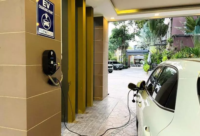 ホテル The Contrast I