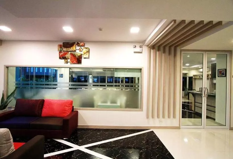 ホテル The Contrast I