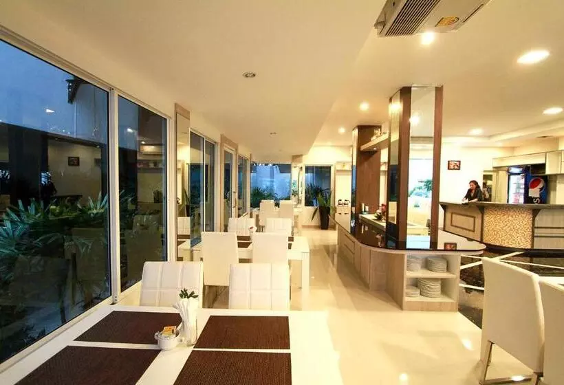 ホテル The Contrast I