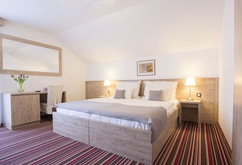 ペンション Guest House Oreskovic