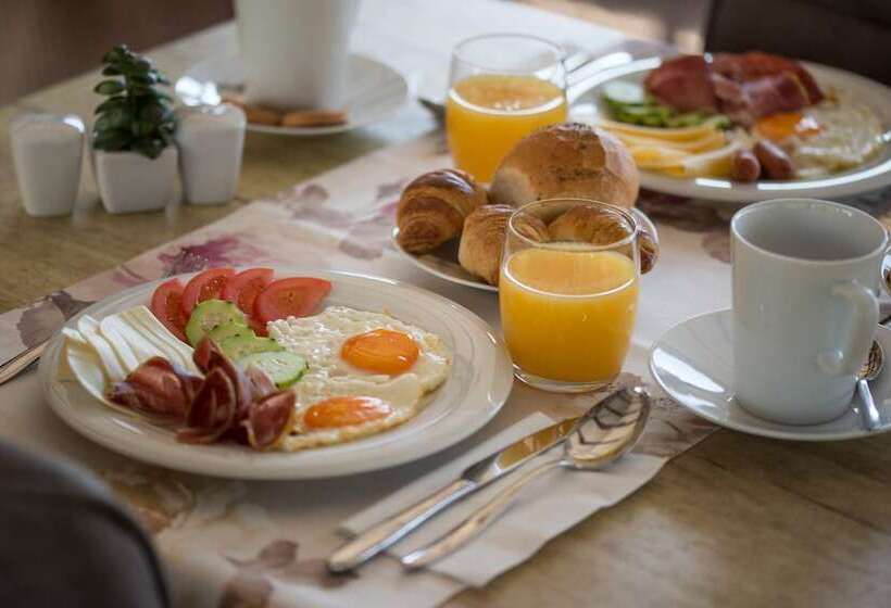 ペンション Guest House Oreskovic