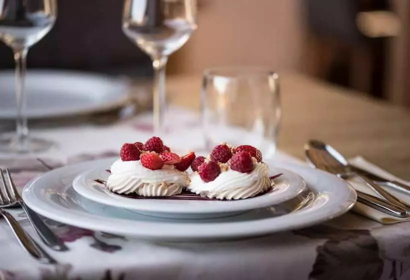 Majatalo Guest House Oreskovic