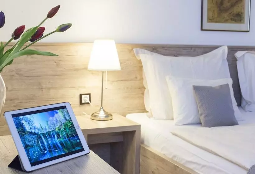 Majatalo Guest House Oreskovic