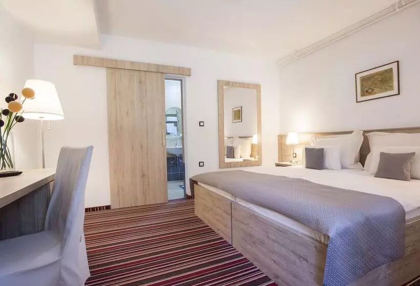 Majatalo Guest House Oreskovic