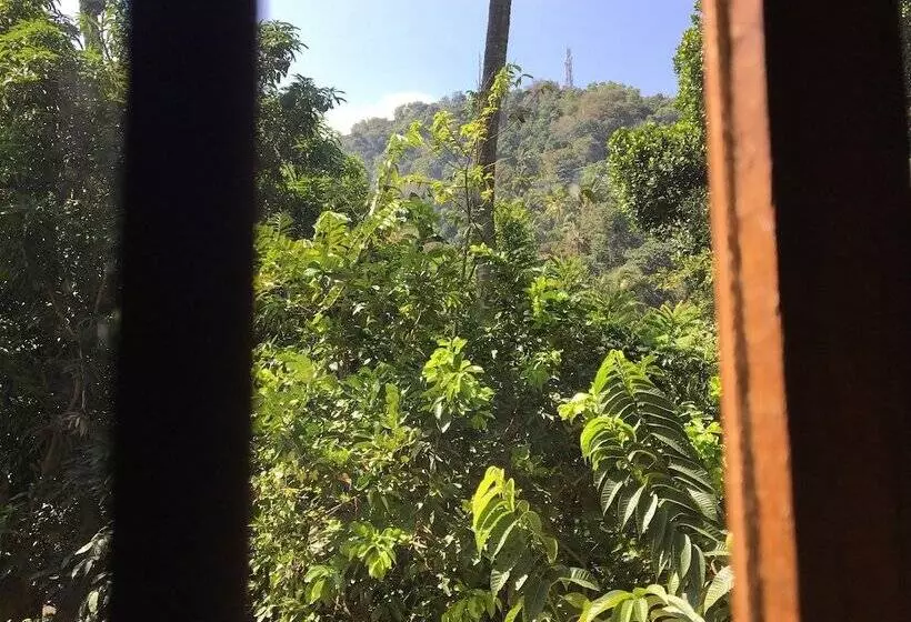 پانسیون Kandy Home Stay Villa