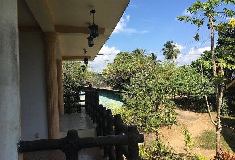 ペンション Kandy Home Stay Villa