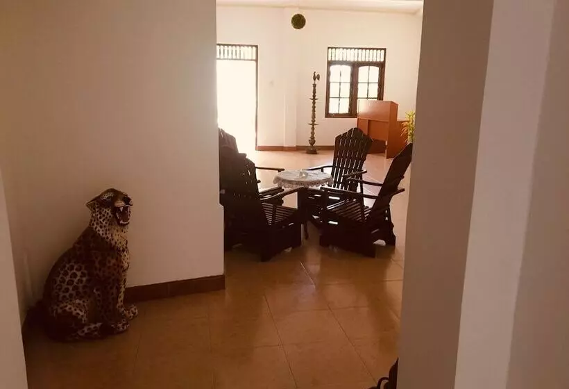 پانسیون Kandy Home Stay Villa