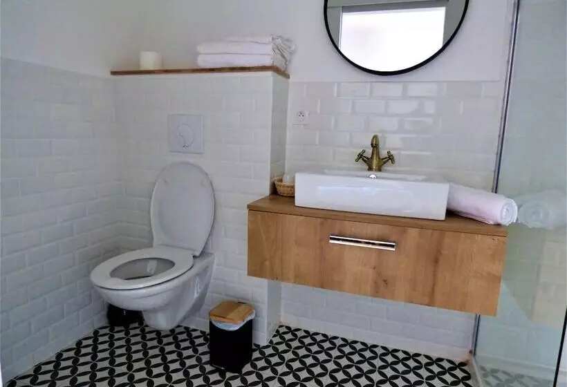 Majatalo Les Hauts De Malirat