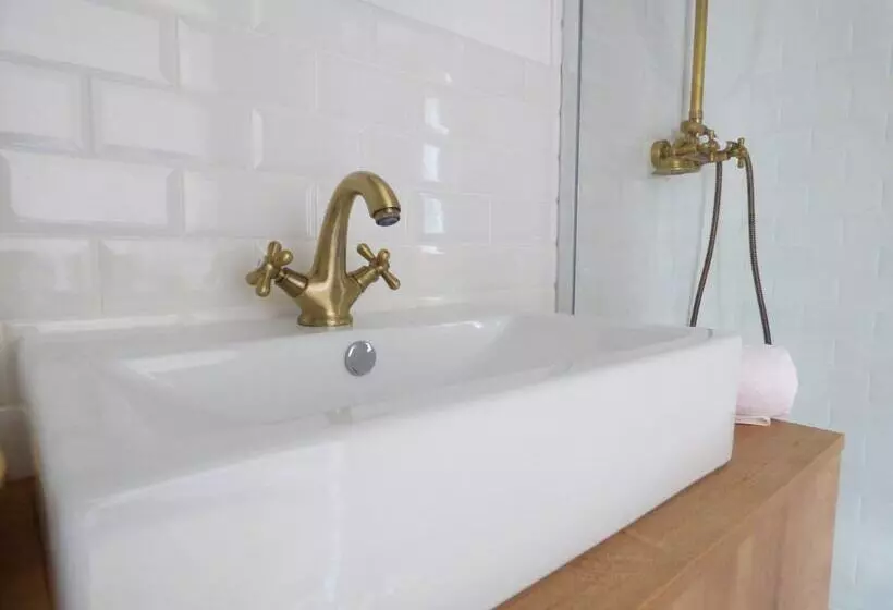 Majatalo Les Hauts De Malirat