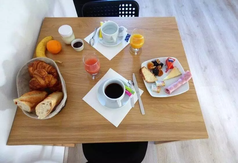 Majatalo Les Hauts De Malirat