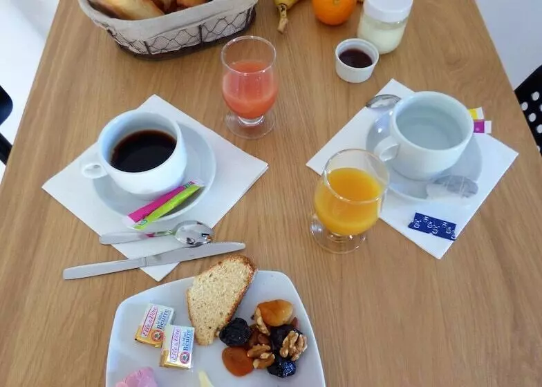 Majatalo Les Hauts De Malirat