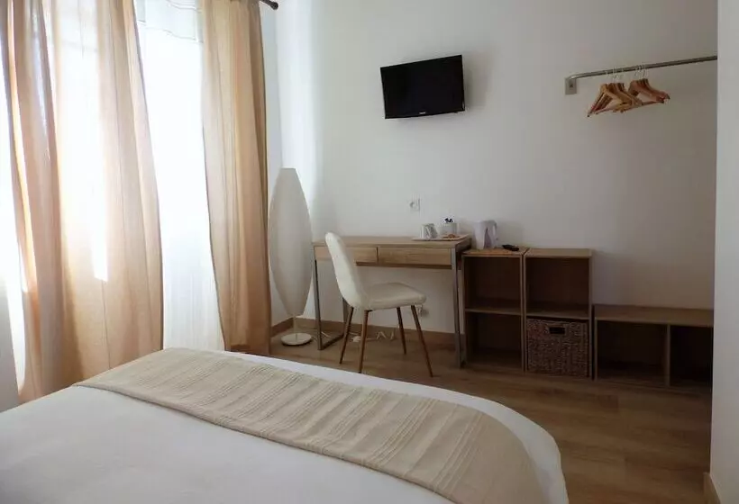 Majatalo Les Hauts De Malirat