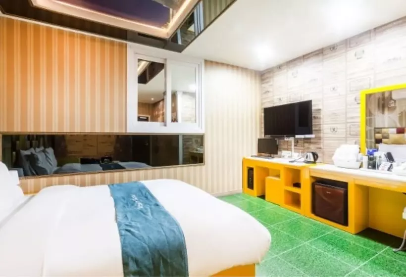 ホテル Sky Opening Drivein Muintel