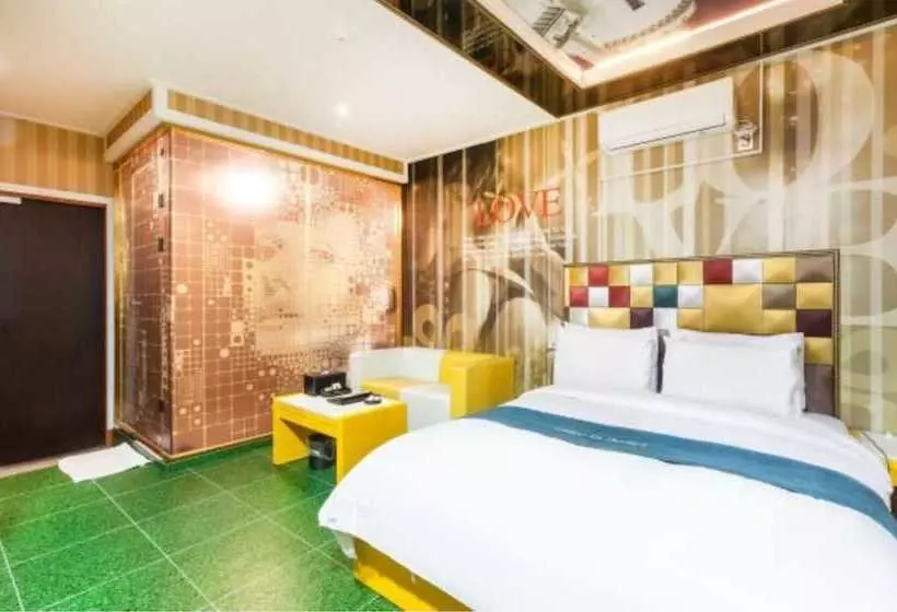 ホテル Sky Opening Drivein Muintel