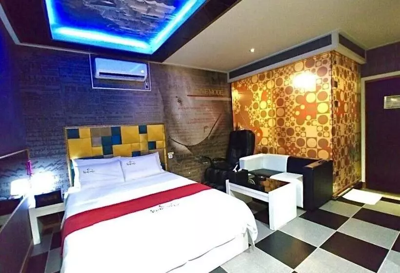 ホテル Sky Opening Drivein Muintel