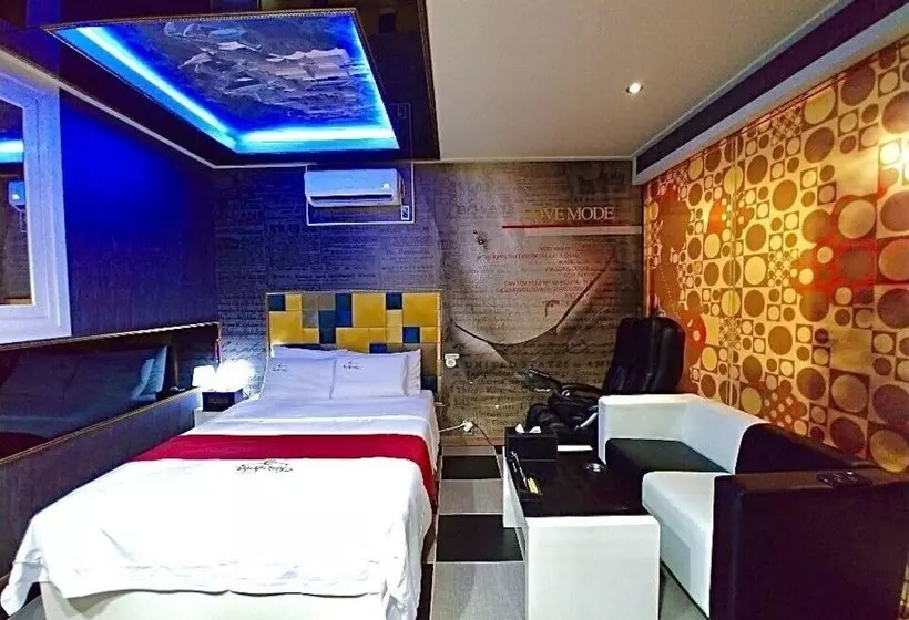 ホテル Sky Opening Drivein Muintel