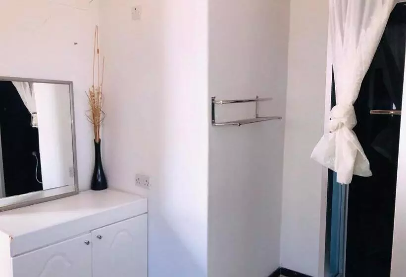 هتل Amogelang Guesthouse & Suites