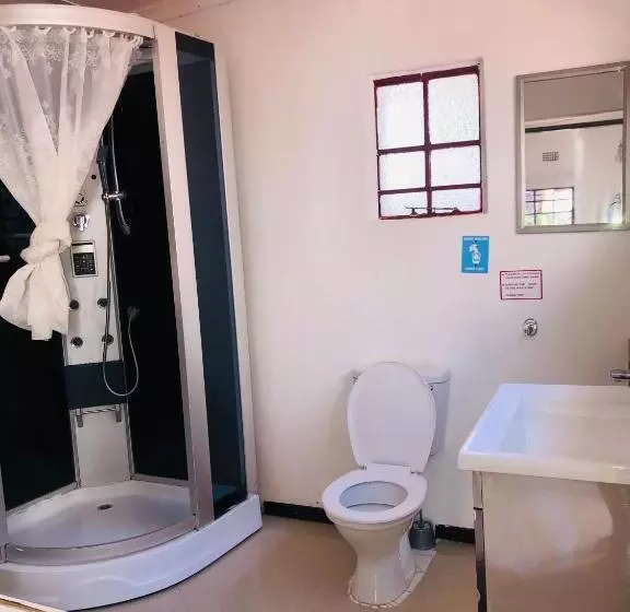 هتل Amogelang Guesthouse & Suites