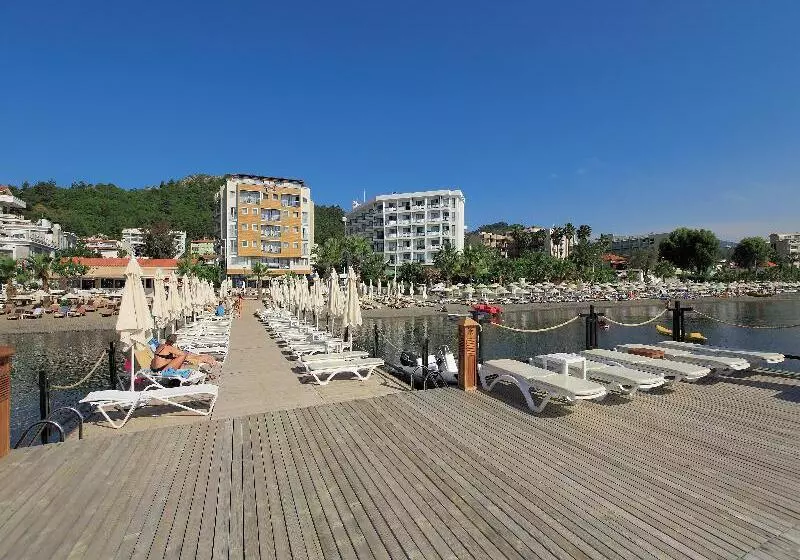 Cettia Beach Resort