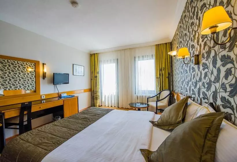 Отель Assos Eden Gardens