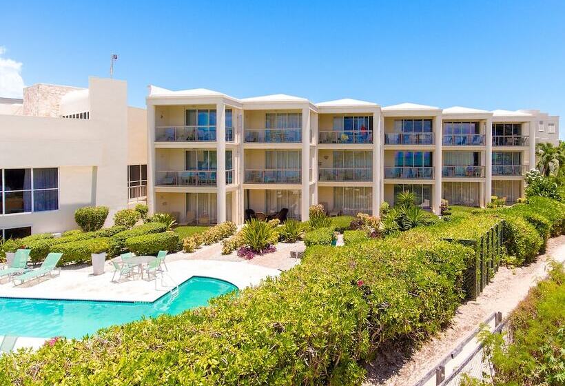 هتل Coral Gardens On Grace Bay